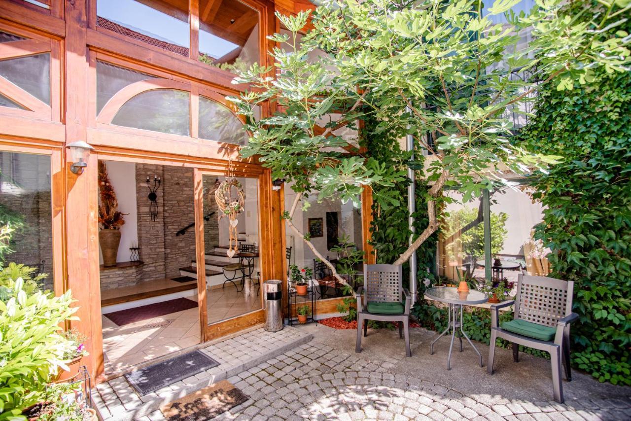 Nymphea Villa เฮวิซ ภายนอก รูปภาพ